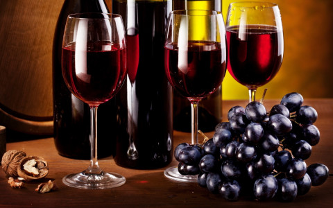 Uvas y vino