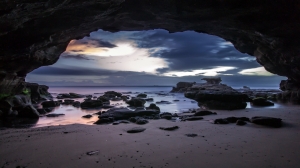 Asombrosa cueva en la playa