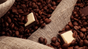 Chocolate y granos de café