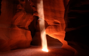 Luz en la cueva roja