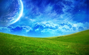 Luna sobre el pasto verde